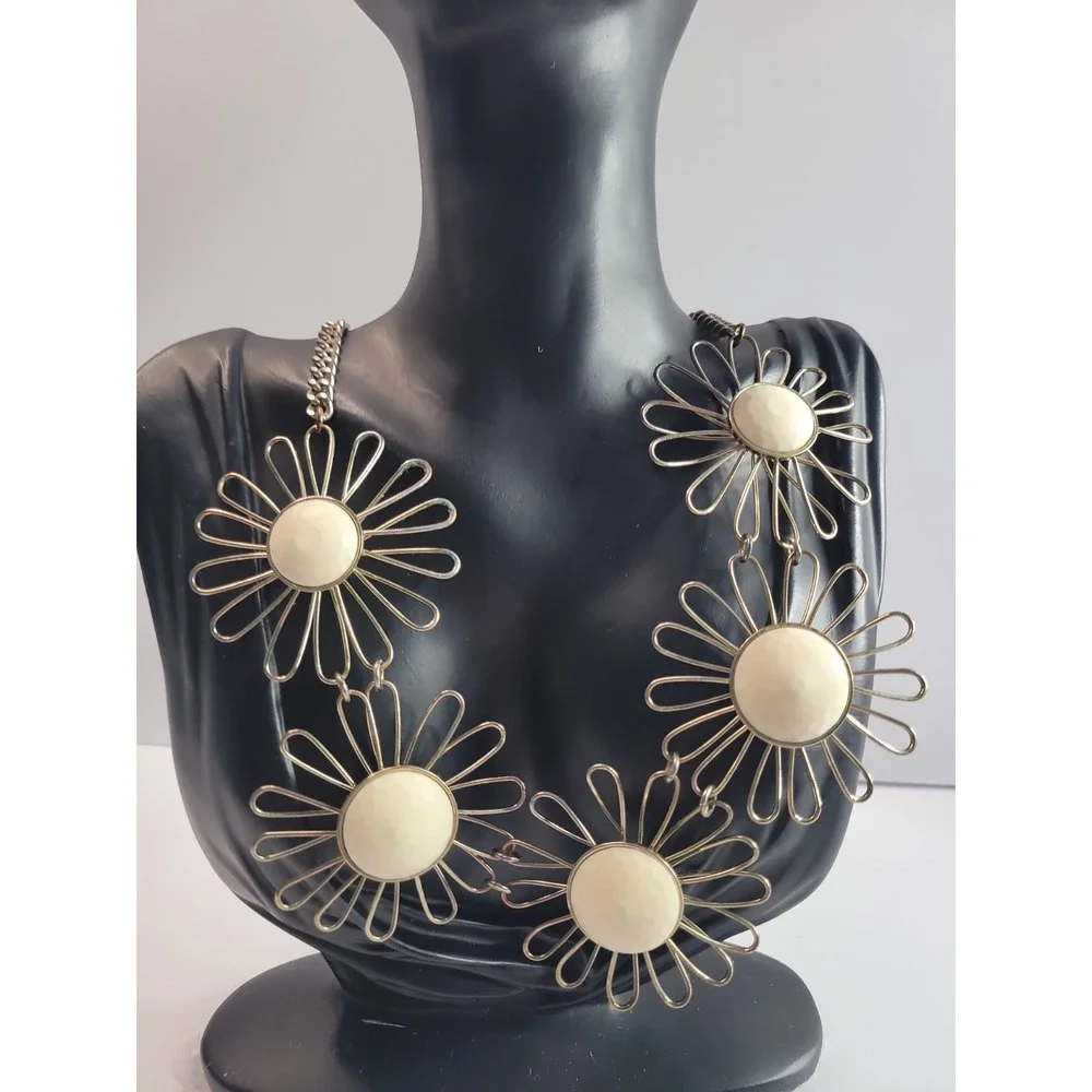 Gold Tone Daisy Flower Statement Necklace Cream Cabochon Floral Retro Mod